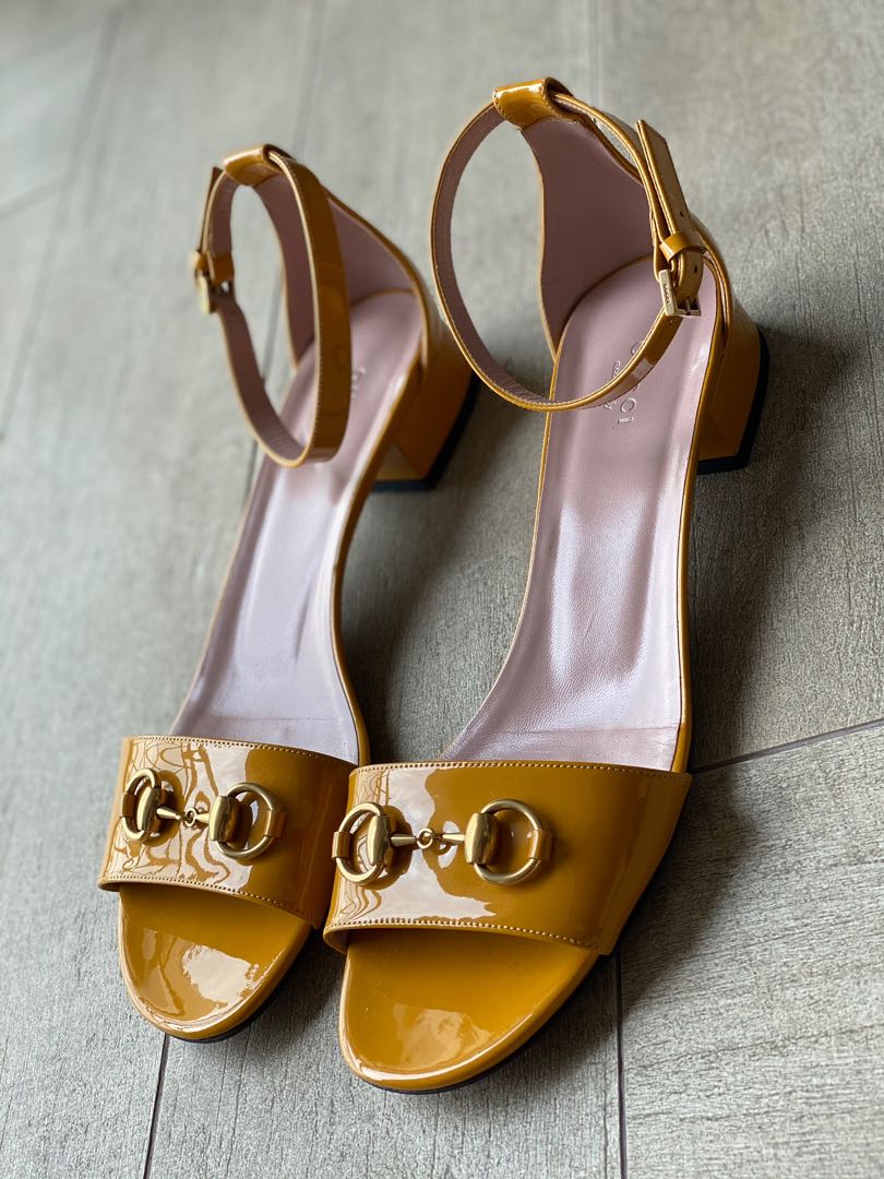 Never been used Gucci slippers flats Luxury Sneakers Footwear