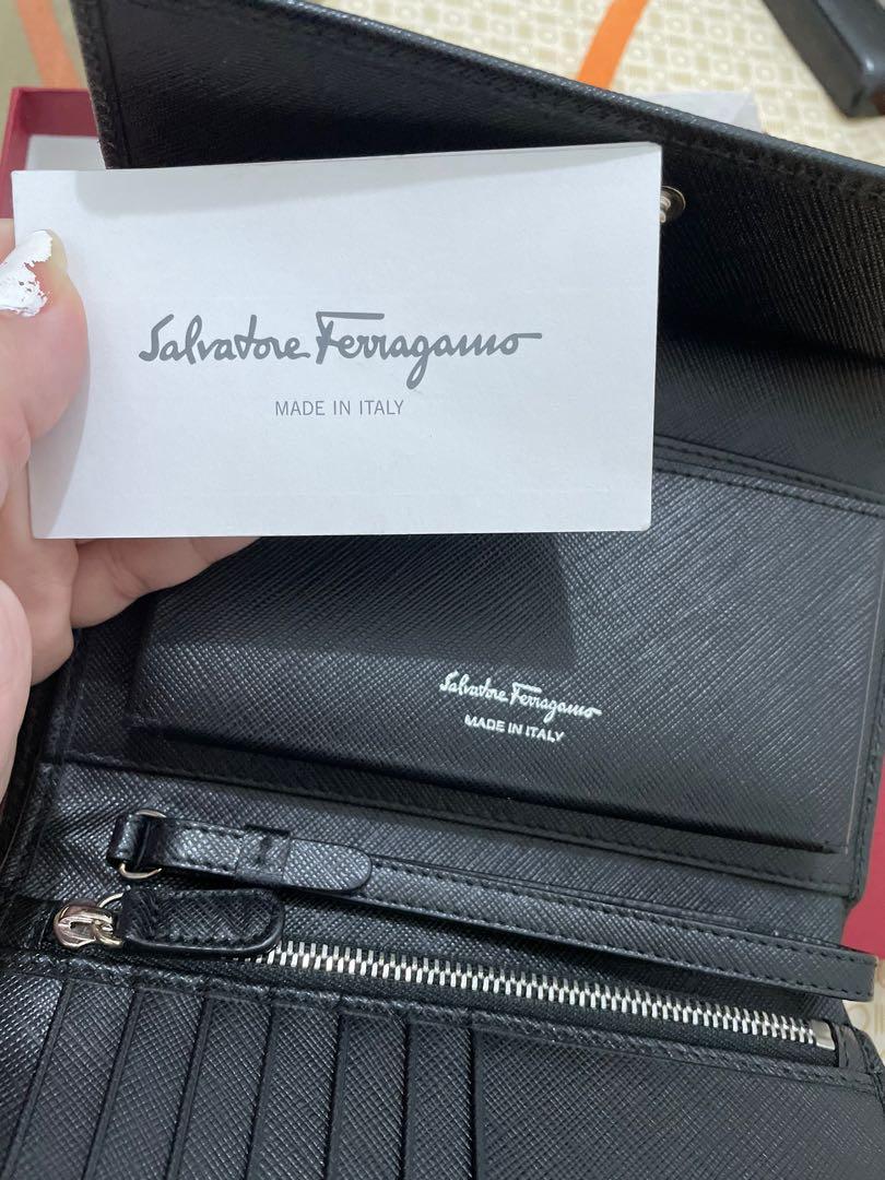 Salvatore ferragamo wallet serial discount number