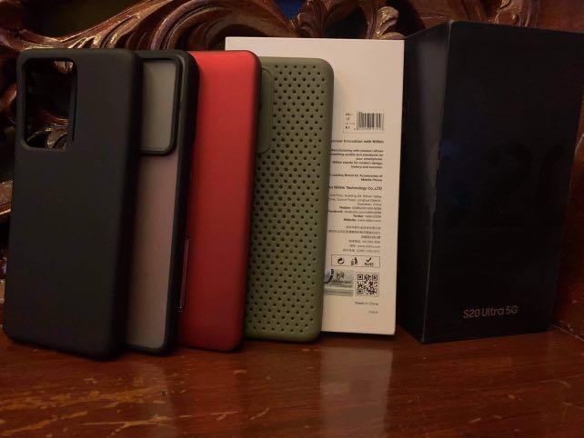 SAMSUNG S20 ULTRA 5G (Category: Samsung) located in Mandaluyong City. Submitted by 3rdwalk (Listing ID 1095019454, Image 2). Description: 128 Gig Helping a friend sell his phone. This comes with free 5 cases as you can see in the photo. He bought this for 55k last Dec but now just selling at 35k. RFS: He has switched to iPhone as he is not that used to using Android. He finds the Android OS too complicated. So this phone is just sitting in his ta