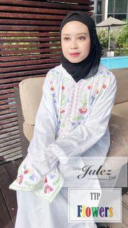 Telekung Travel Collection- Putri (TTP Flower) Cooling Rayon Material 4 Different Embroidered Designs with White base