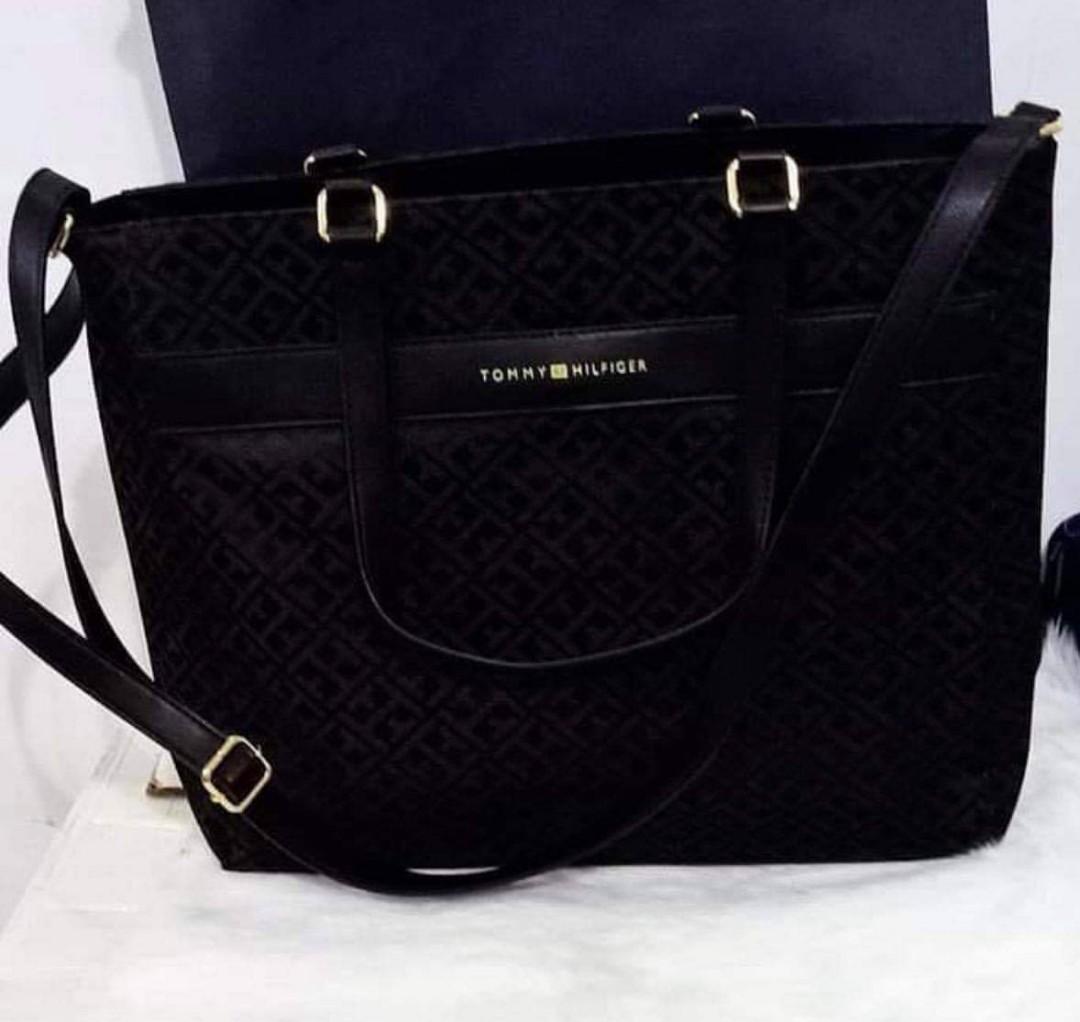 Tommy Hilfiger 2 Way Bag