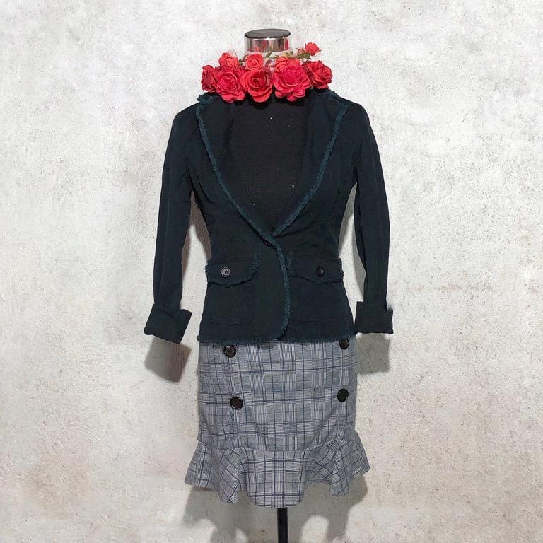 Women's Dark Green Blazer (Category: Coats, Jackets and Outerwear) located in Mandaluyong City. Submitted by junos.mnl (Listing ID 1095004341, Image 2). Description: Brick House Dark Green Blazer/ XS-S / P150 ⠀⠀⠀⠀⠀⠀⠀⠀⠀ Shoulder: 15in Bust: 15in Length: 22.5in ⠀⠀⠀⠀⠀⠀⠀⠀⠀ *actual color may vary due to lighting* .