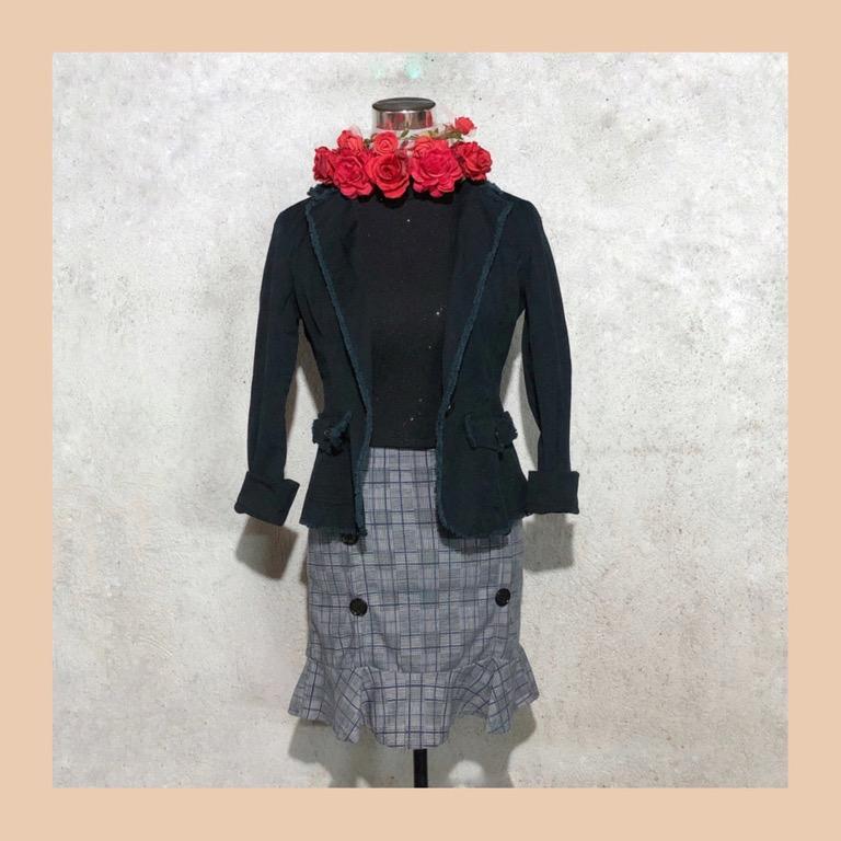 Women's Dark Green Blazer (Category: Coats, Jackets and Outerwear) located in Mandaluyong City. Submitted by junos.mnl (Listing ID 1095004341, Image 1). Description: Brick House Dark Green Blazer/ XS-S / P150 ⠀⠀⠀⠀⠀⠀⠀⠀⠀ Shoulder: 15in Bust: 15in Length: 22.5in ⠀⠀⠀⠀⠀⠀⠀⠀⠀ *actual color may vary due to lighting* .