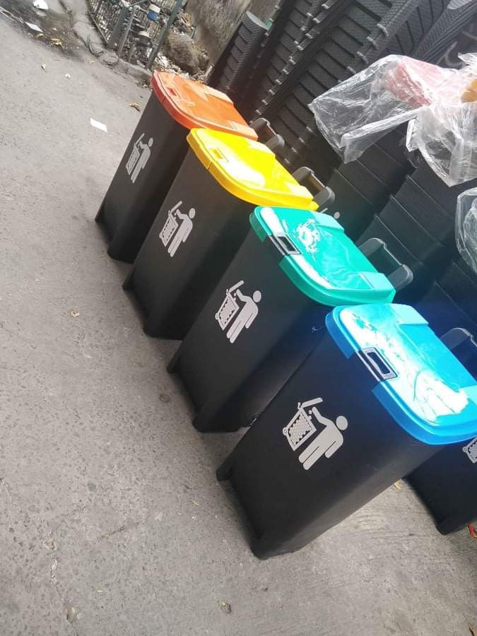 80l TRASH BIN FOR SALE, Furniture & Home Living, Cleaning & Homecare