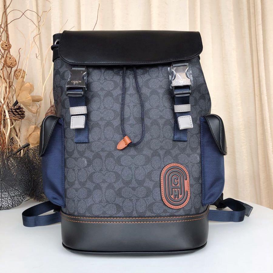 Coach bagpack men 2025