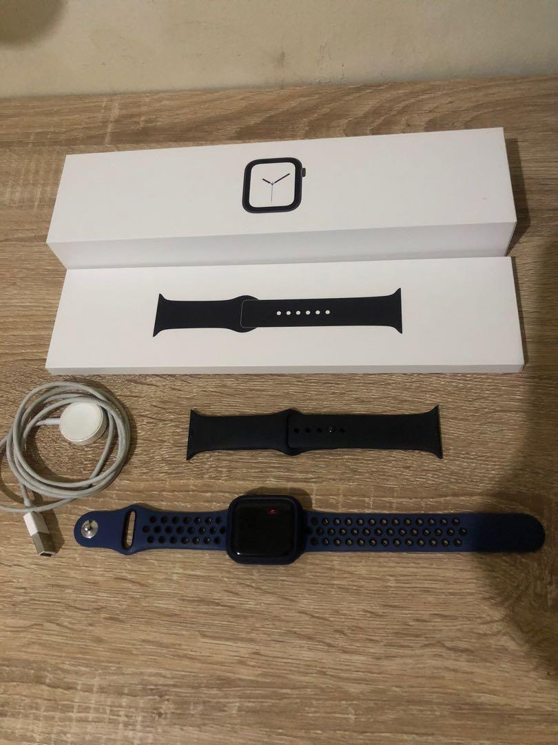 Apple iwatch series 4 GPS 40mm Space Grey Barang Mewah Jam
