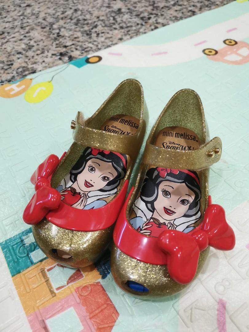 Mini melissa best sale snow white shoes