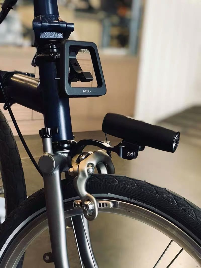 Bike front cheap light mount
