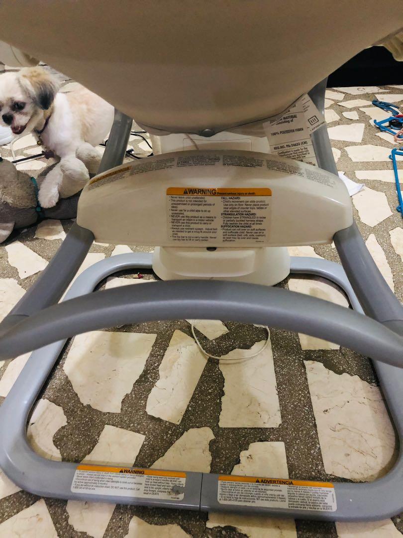 Graco 2 in 1 Electric swing and rocker, Babies & Kids, Baby Nursery