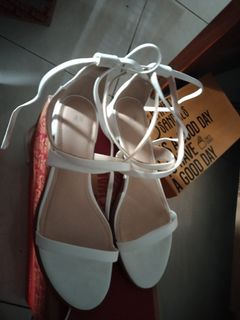 (Kategori: ) berada di . Dikirim oleh diniagg (ID iklan 1095238440, Gambar 1). Deskripsi: .