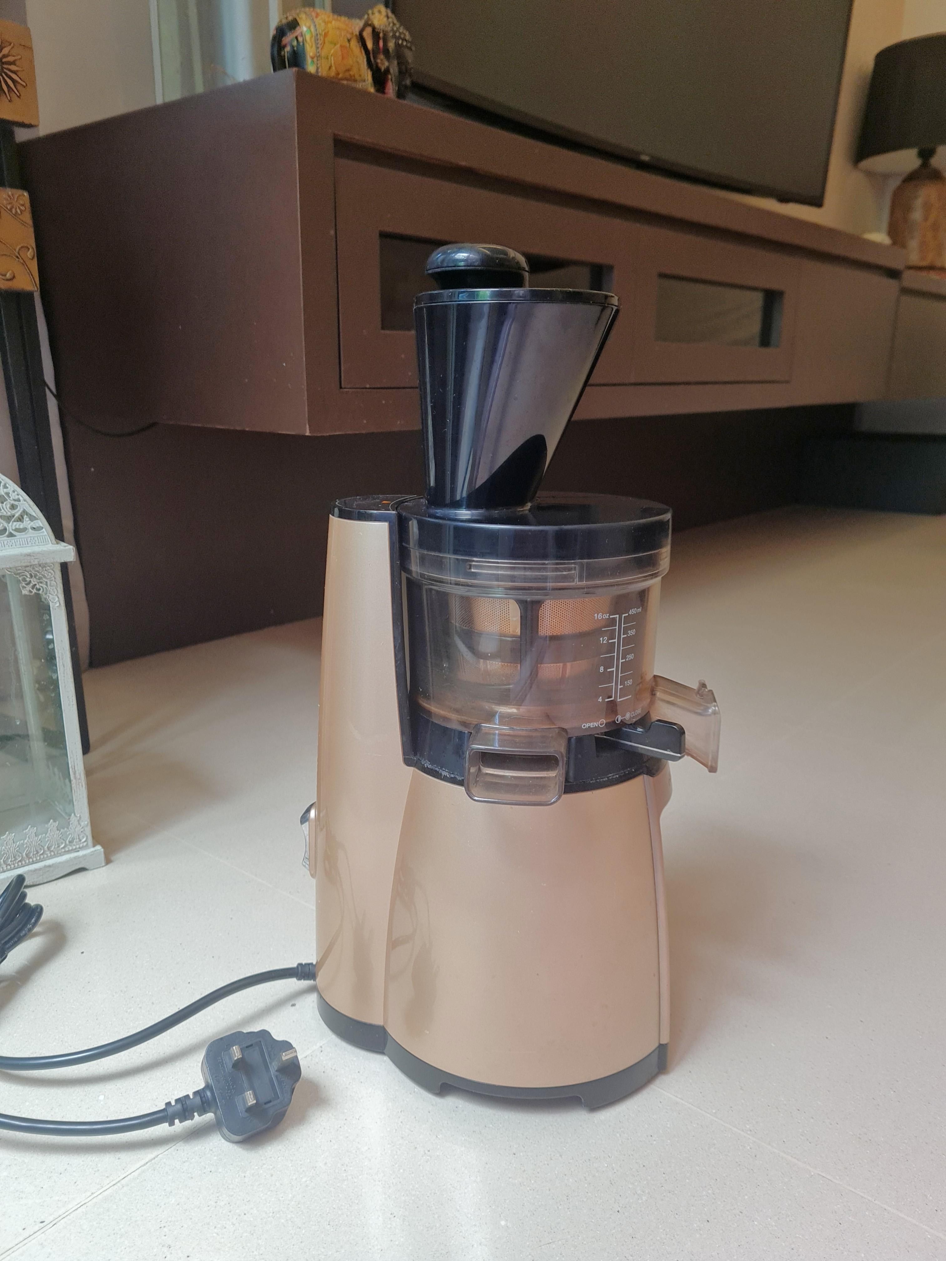 Hurom Slow Juicer, TV & Home Appliances, Kitchen Appliances, Juicers