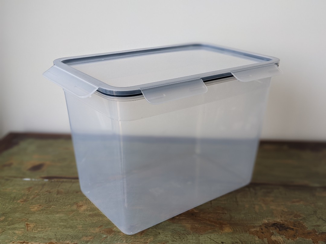 HAS TO GO TUESDAY!Ikea Storage Box 30x23x22cm airtight lid (5 available