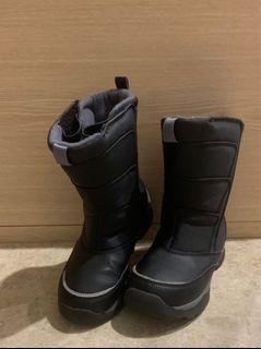 Snow boots for kids near me