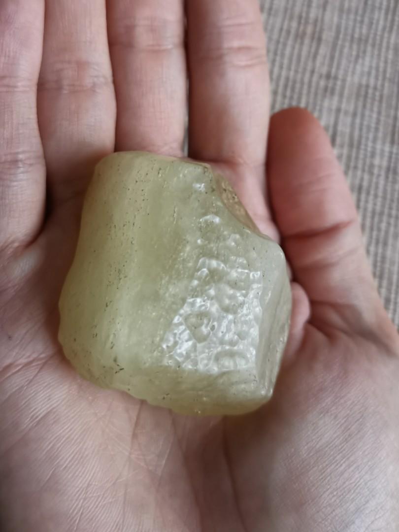 Libyan Desert Glass Tektite Libyan Gold Tektite Big Sized 91g Specimen Libya Eastern Sahara Hobbies Toys Memorabilia Collectibles Vintage Collectibles On Carousell