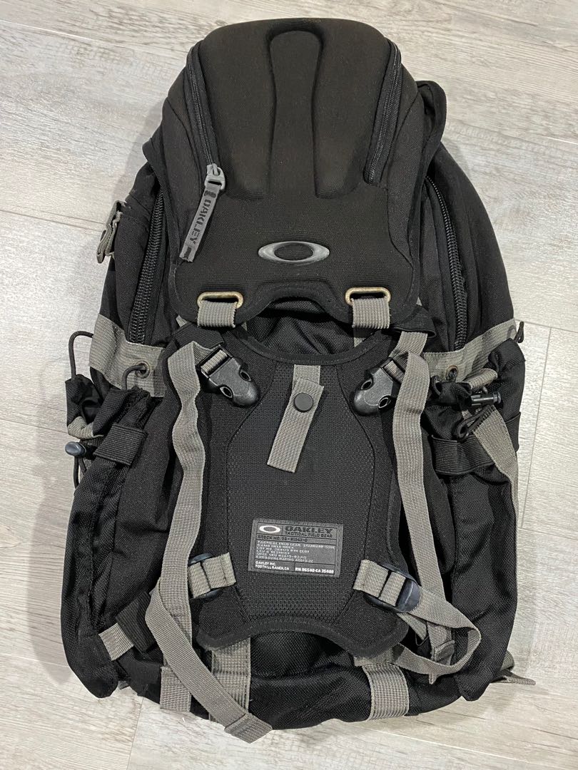 oakley toolbox backpack