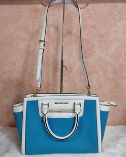 (Category: ) located in . Submitted by maryph_collection (Listing ID 1095343093, Image 1). Description: .