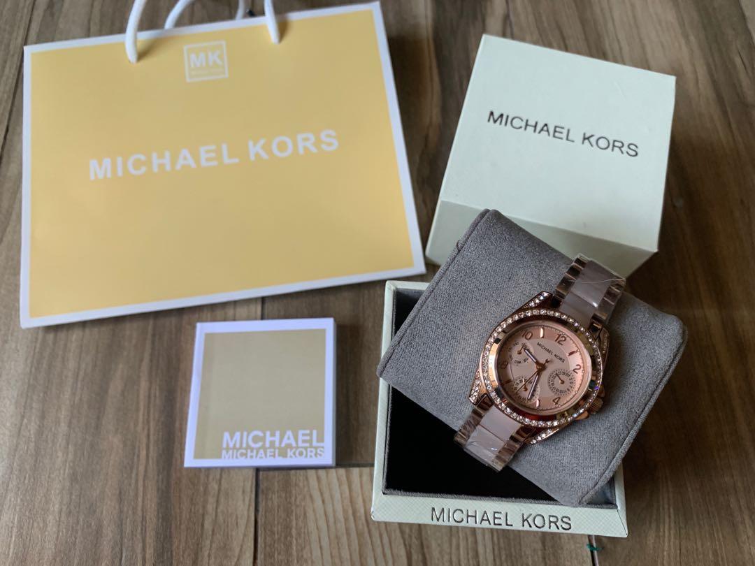 Michael kors watch (Category: Women's Watches) located in Rizal. Submitted by onlinedepotwholesale2nd (Listing ID 1095347284, Image 3). Description: Michael kors watch Mk6175 Case size: 33mm Php 2400 each only 📌wholesale price posted 📌lowest price online 📌resellers are welcome.