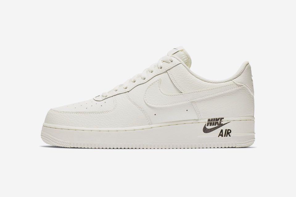 Nike Air Force 1 07 Emblem