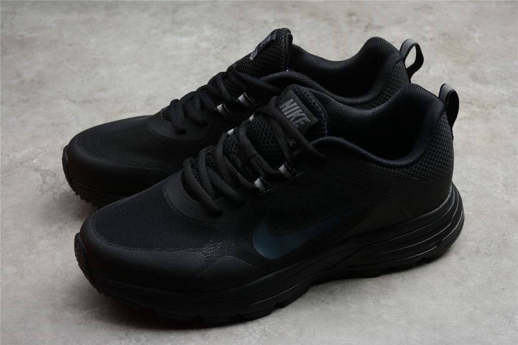 Pure black outlet sneakers
