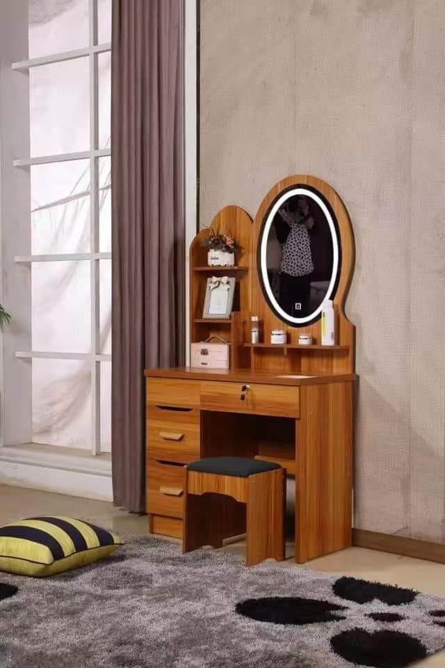 :OVAL VANITY MIRROR WITH LIGHT (Category: Mirrors) located in Manila. Submitted by saguittarian06 (Listing ID 1095427883, Image 2). Description: RESELLER:1800php :OVAL VANITY MIRROR WITH LIGHT ✔️Dressing Table with chair ✔️size-68cmX80cmX138cm ✔️with LED light （Three color lights） ✔️material: Medium Density Fiberboard (MDF) ✔️Carton size:93x17x64 ✔️Carton packaging:40klo ✔️Color available-creamy white, cedar & brown ).