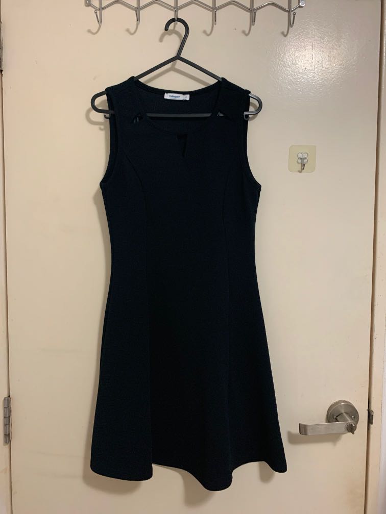 Black dress 2025 valley girl