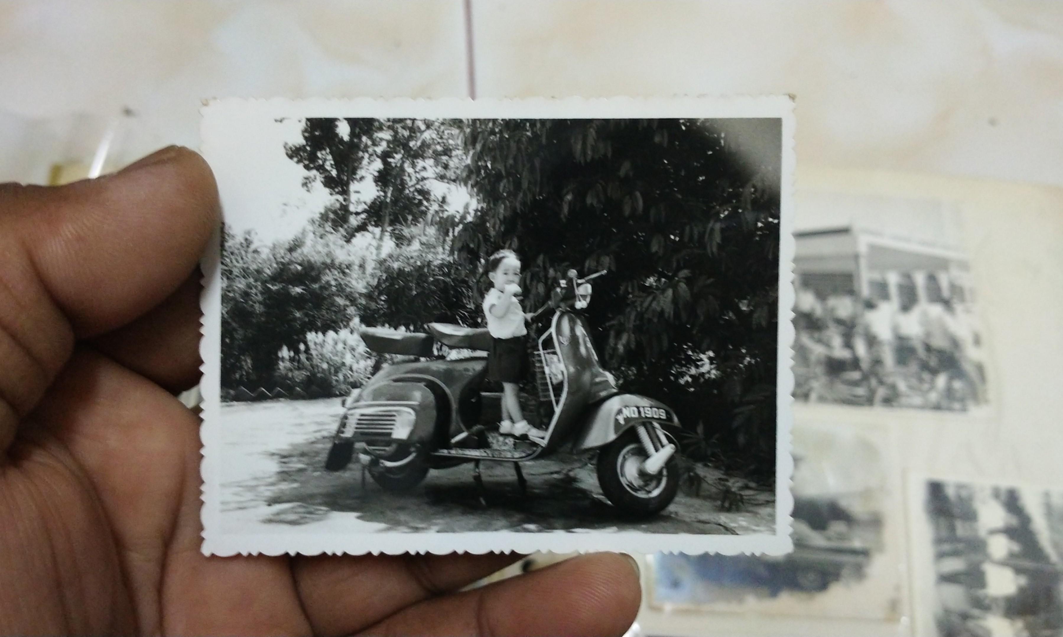 Vespa Memorabilia: Collector's Guide Vintage vespa picture, Hobbies & Toys, Collectibles & Memorabilia