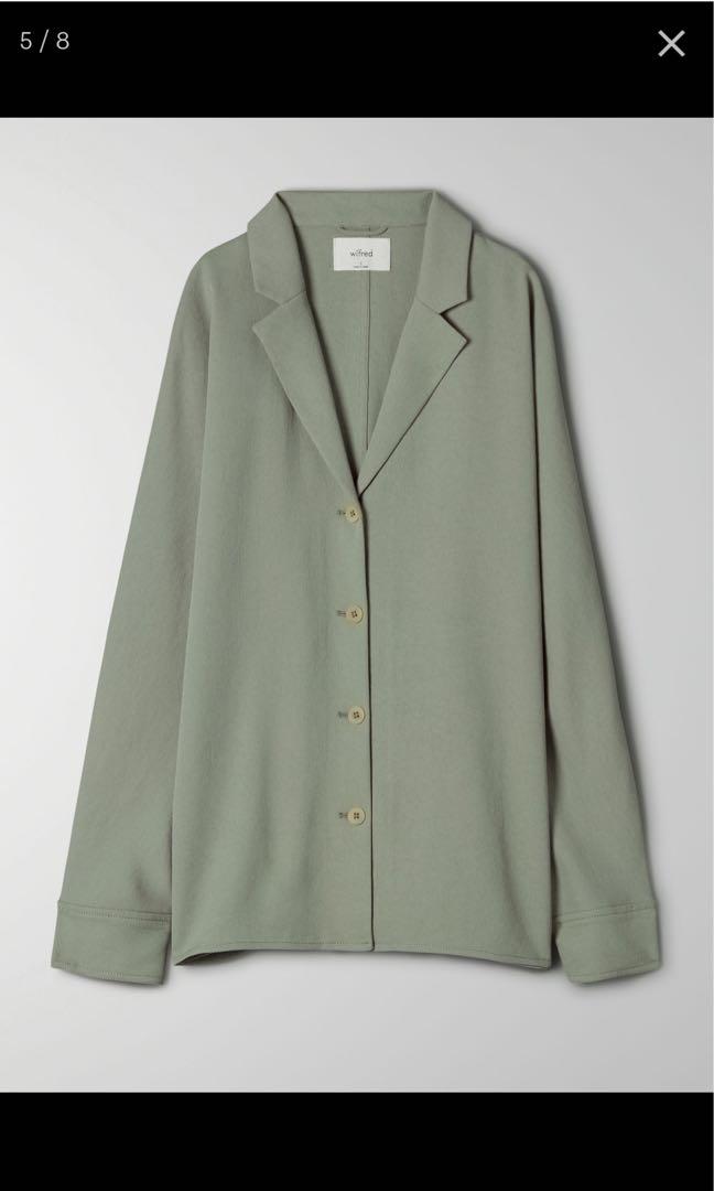 BNWOT Aritzia Wilfred Flowy Button-Up 