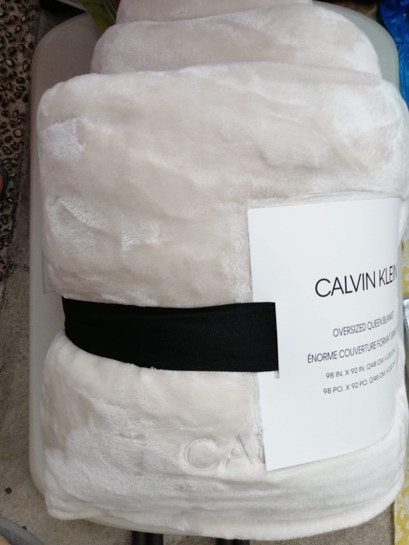 Calvin Klein Oversize queen blanket in cream, Furniture & Home Living