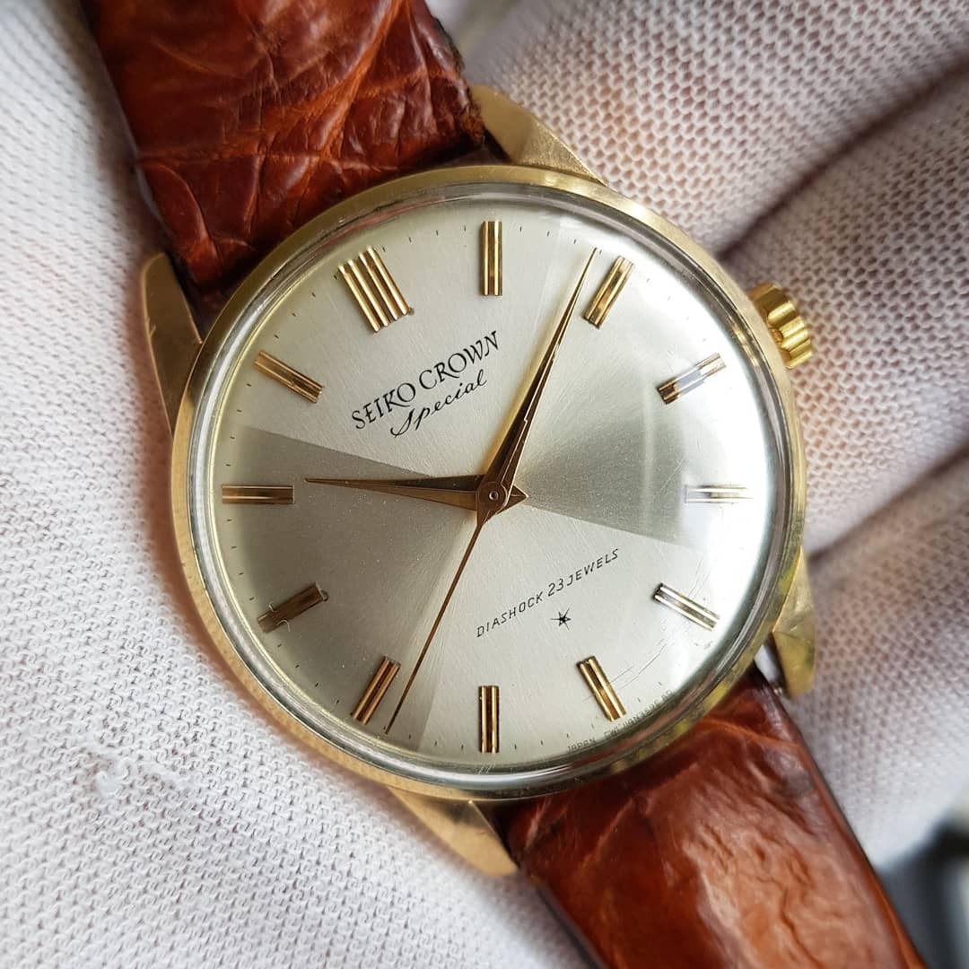 Seiko crown special top