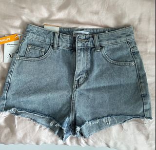 (Category: ) located in . Submitted by ladyxi (Listing ID 1091533178, Image 1). Description: .