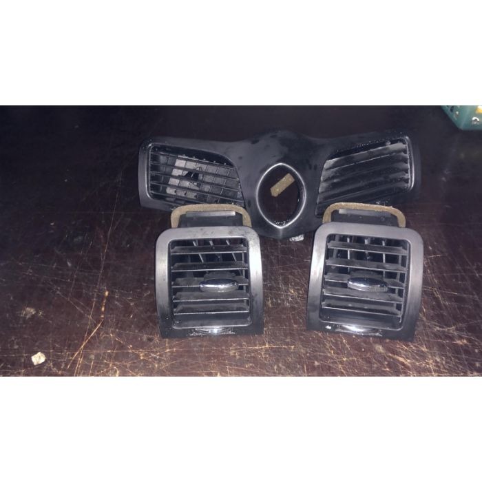 MASERATI GRANTURISMO FRONT DASHBOARD AC VENT SET (08101), Car ...