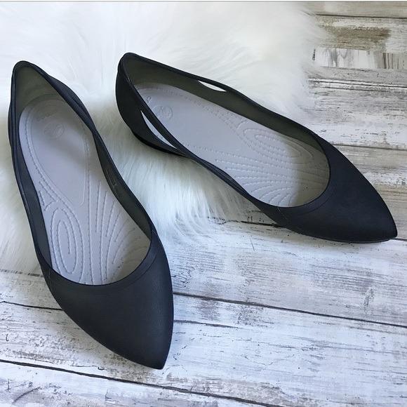 Pointed toe crocs discount