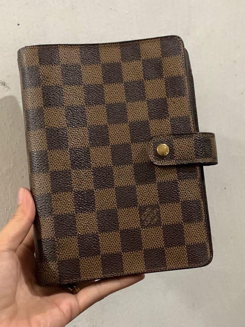 ORIGINAL MM size (Category: Luxury Bags & Wallets) located in Manila. Submitted by raila.bags (Listing ID 1091603176, Image 1). Description: AB rank agenda no inclusion.