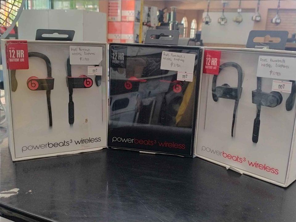 Powerbeats 3 Wireless Earphones (Category: Earphones) located in San Pedro. Submitted by aussie.surplustore (Listing ID 1091581691, Image 1). Description: Powerbeats 3 Wireless Earphones Price: 3,900 Available colors: Black, Black/red, Gray/blue *some items may not include pouch/case and some may have incomplete eartips set. Features: -Adjustable -Sweat and water resistant -Up to 15hrs of listening time -stay hands free -in-ear earphones -Austral