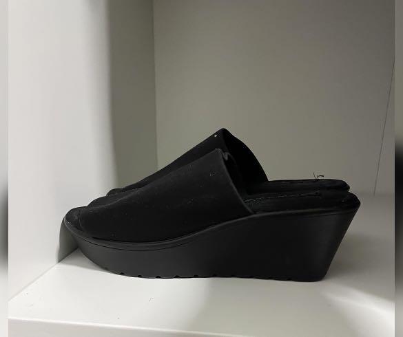 Steve Madden Black 90s Platform Sandals, Women's Fashion, Footwear, Sandals  on Carousell