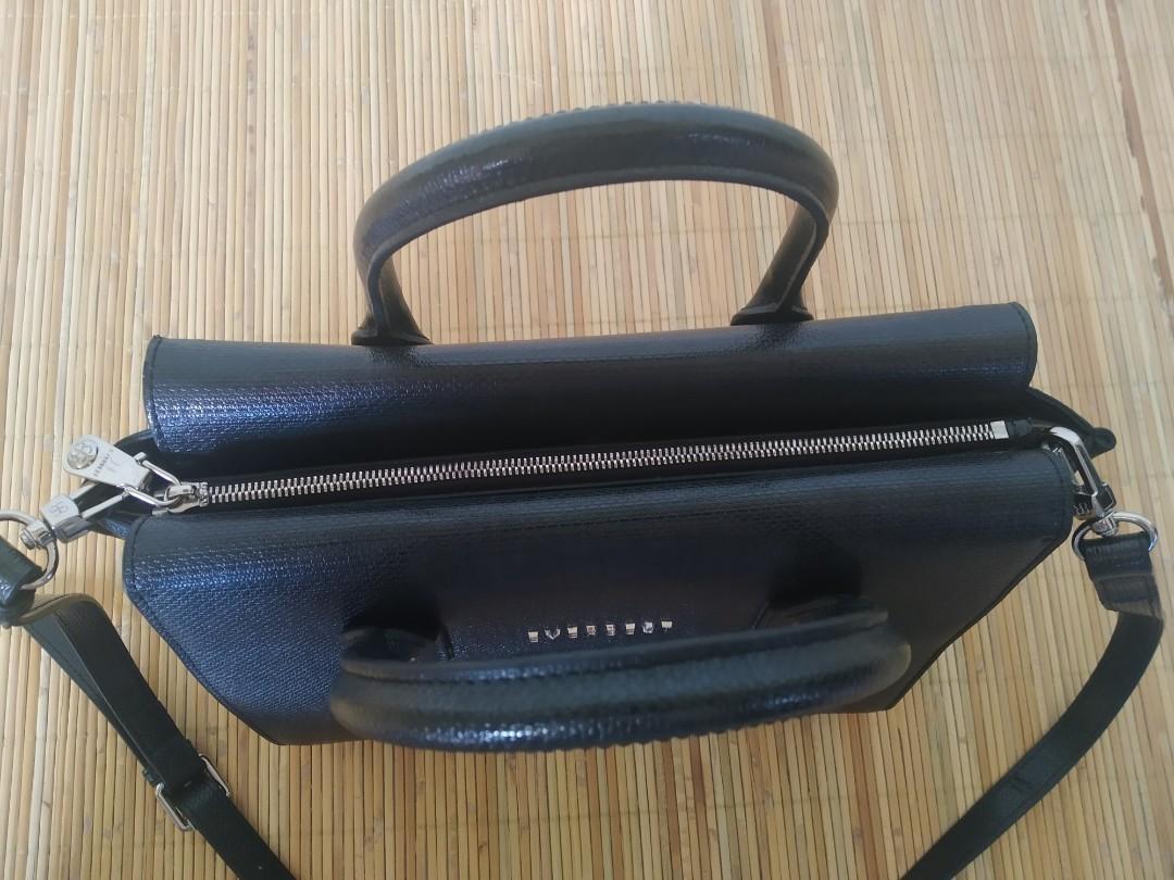 Tas Everbest, Fesyen Wanita, Tas & Dompet di Carousell