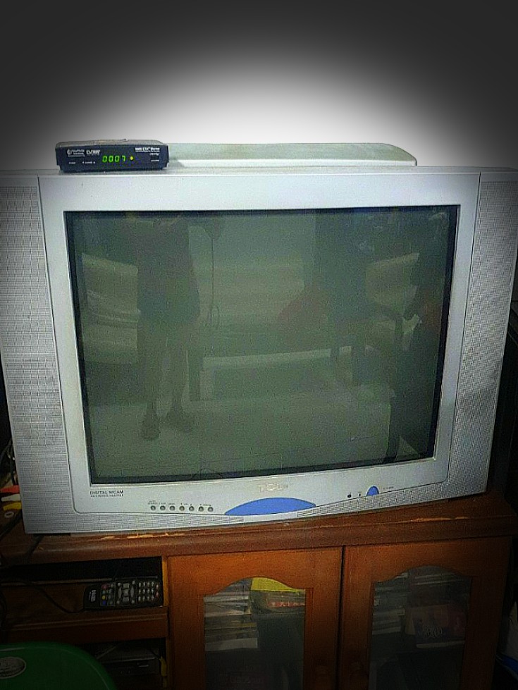 TCL TV television with stereo sound system (non digital / analogue) old