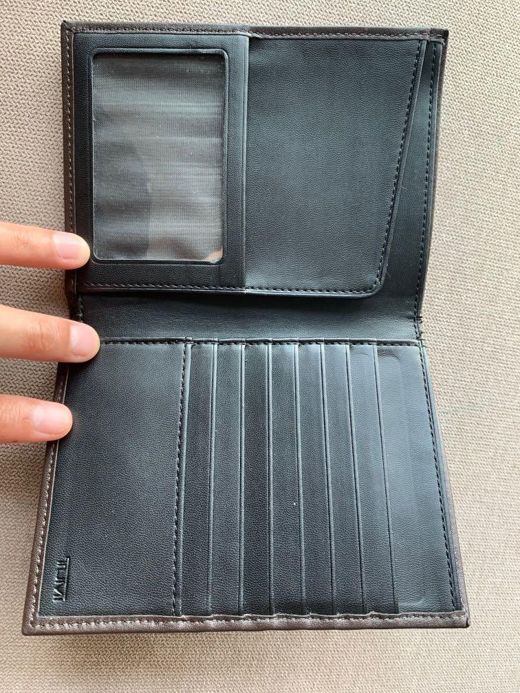 Curve tumi wallet outlet