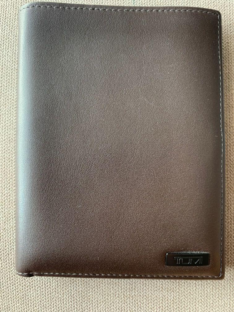 Curve tumi wallet hot sale