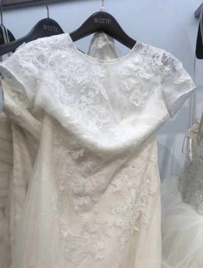 White by vera wang sales short sleeve lace wedding dress