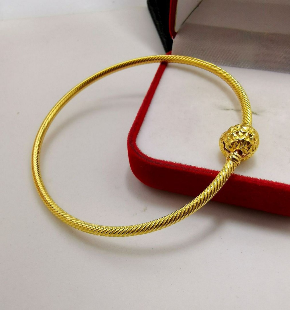 Gold bangle pandora discount