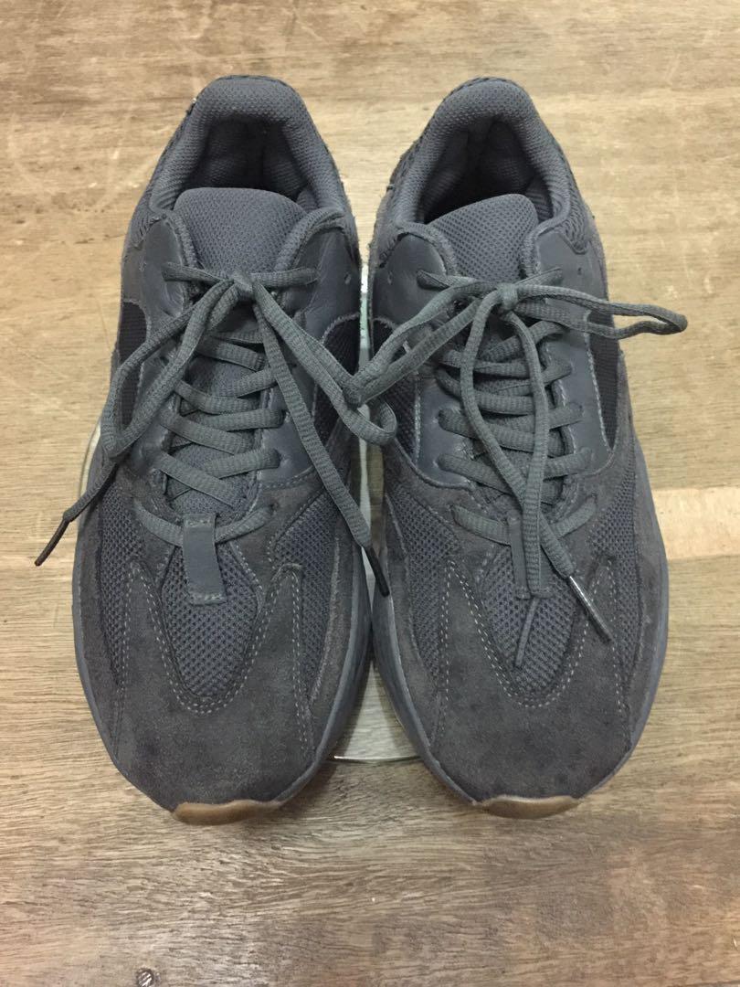 Harga sepatu adidas yeezy boost top 700