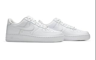 (Category: ) located in . Submitted by hellosnkrs8 (Listing ID 1095627013, Image 1). Description: .