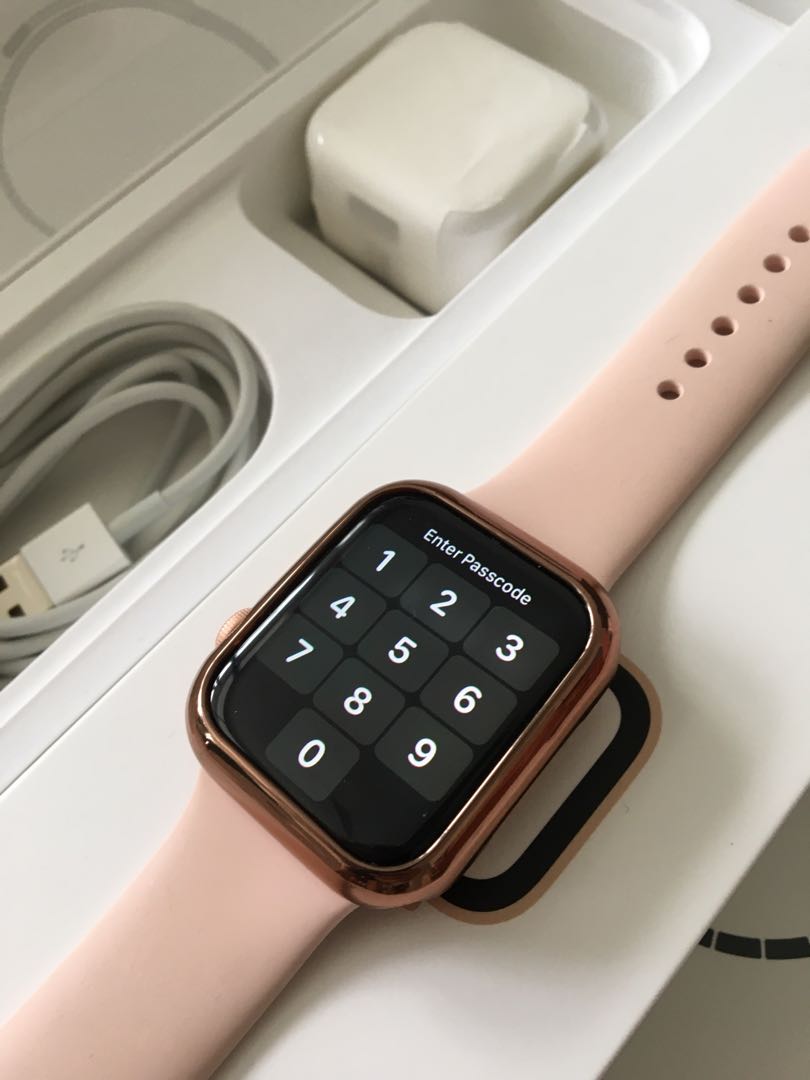 Almost brand new Apple Watch 4 Rose gold 44mm cellular Mobile