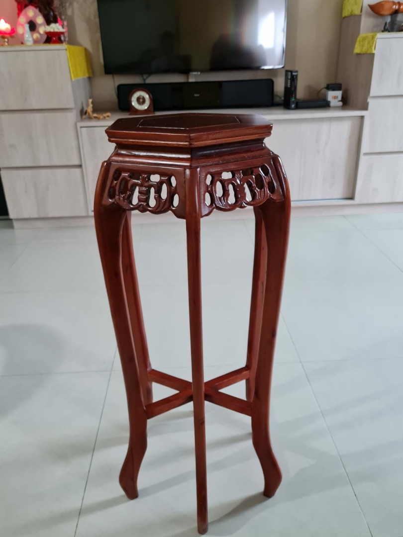 Antique vase stand, Furniture & Home Living, Furniture, Shelves