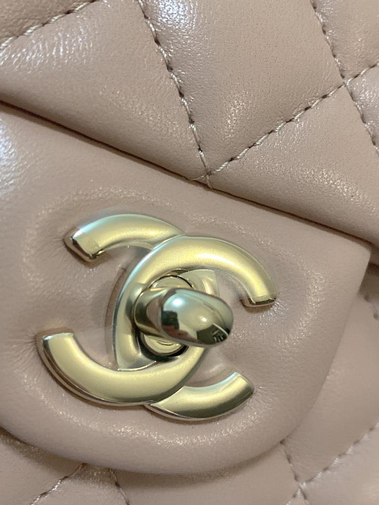 Authentic 2021 new 21A Chanel CF mini light pink, Luxury, Bags & Wallets on  Carousell