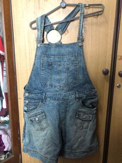 (Category: ) located in . Submitted by goodthings07 (Listing ID 1095463095, Image 1). Description: .
