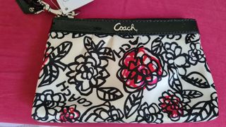 (Category: ) located in . Submitted by enujnic (Listing ID 1095490636, Image 1). Description: .