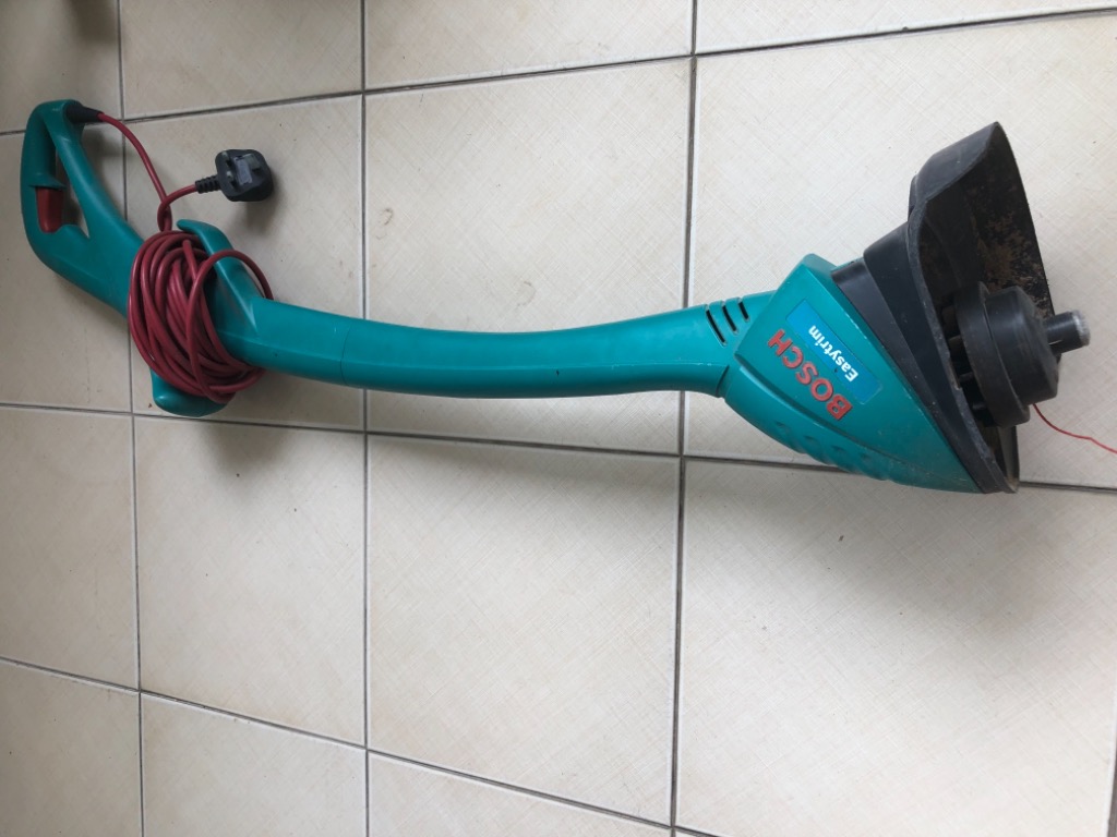 Bosch grass trimmer, Furniture & Home Living, Gardening, Grass Mowers