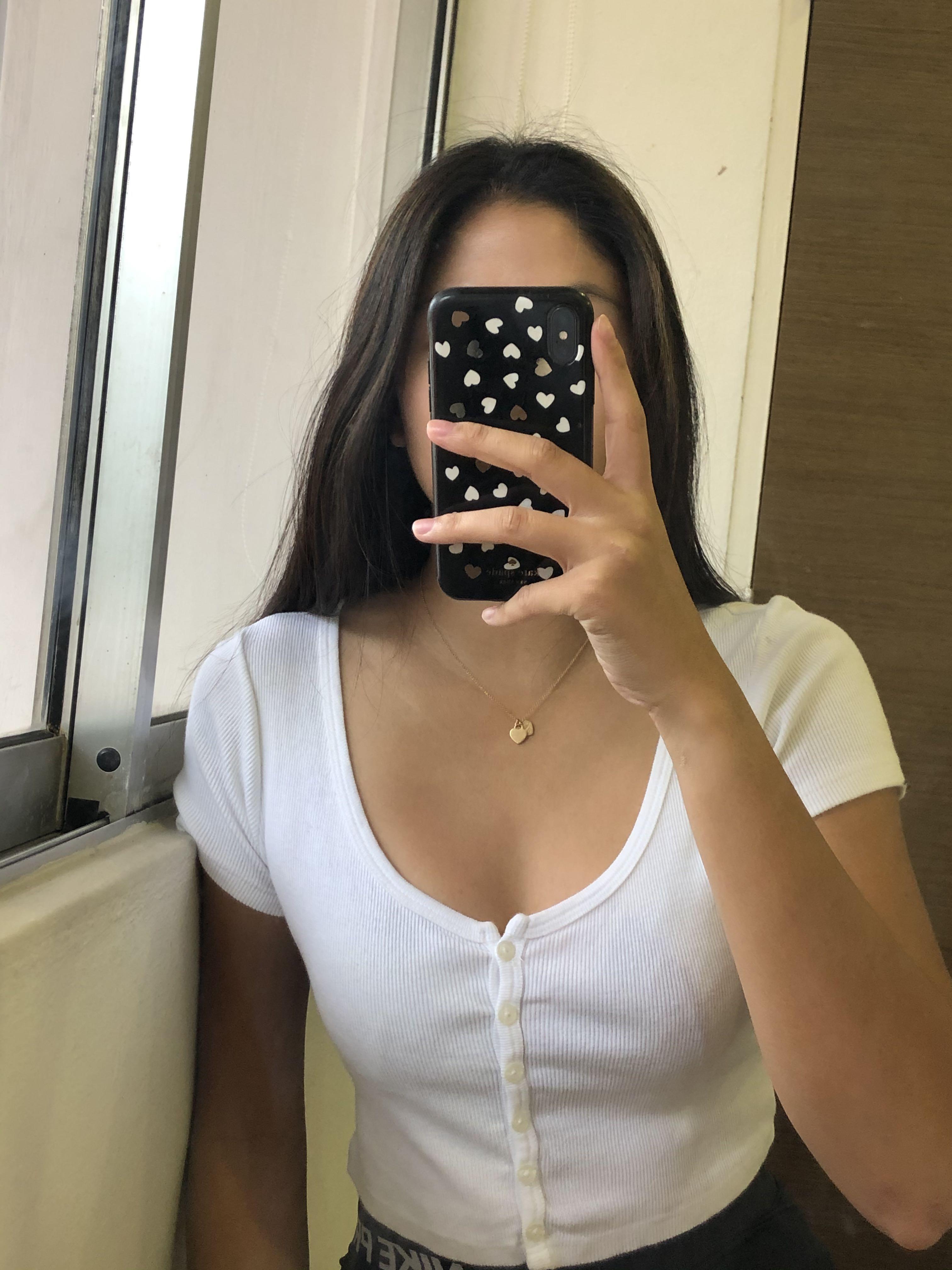 Brandy Melville White Button Up Crop Top Women S Fashion Tops Blouses On Carousell